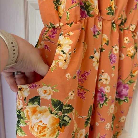 NWOT Dress - Picture 3 of 4